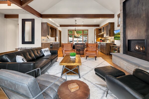 Smart TV, fireplace, ping pong