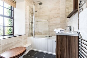 Combined shower/bathtub