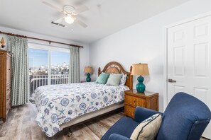5 bedrooms, iron/ironing board, free internet