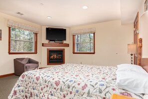 7 bedrooms, WiFi, bed sheets - Bear Brook Lodge - Large house with pool (Bartlett)