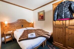 2 bedrooms, WiFi - 45m² PREMIUM two-bedroom apartment for 4 people (VAL THORENS)