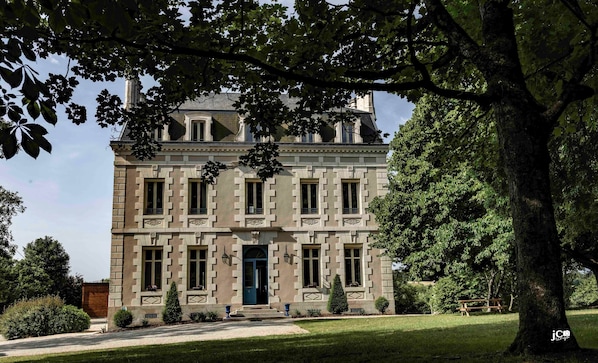 Exterior - "Château de La Ronce" (Pamproux)