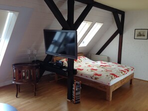 2 bedrooms, free WiFi, bed sheets