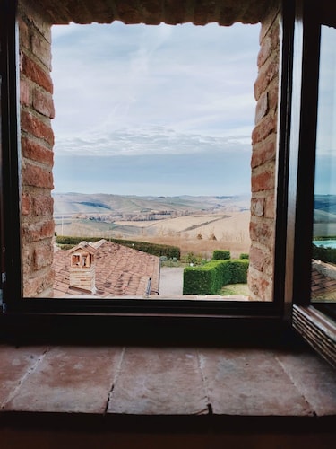 Casa di Sotto, Podere Ampella: a beautiful holiday house in the heart of Tuscany
