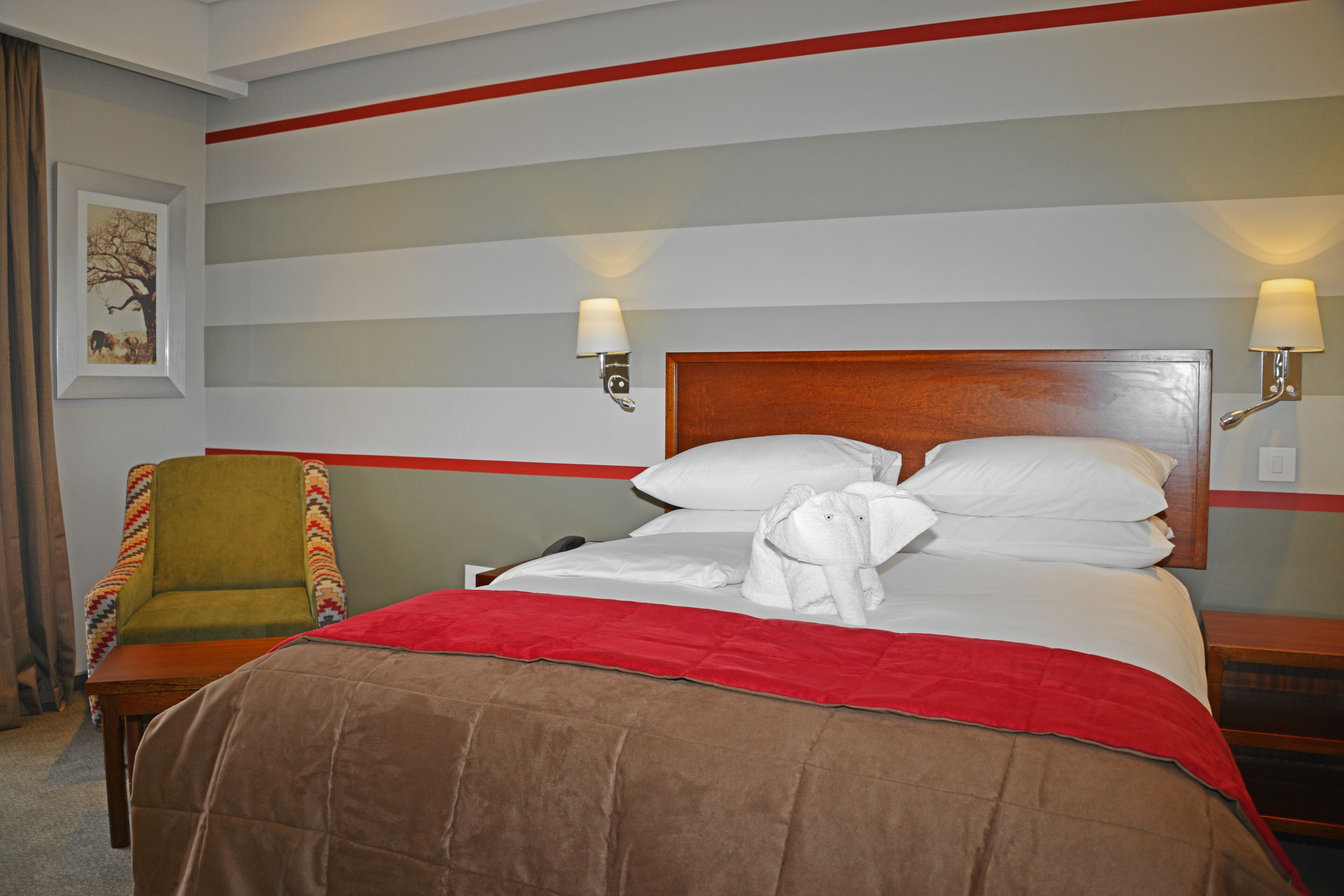 standard double room | minibar, in-room safe, desk, laptop workspace