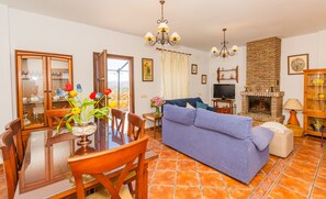 Télévision, cheminée