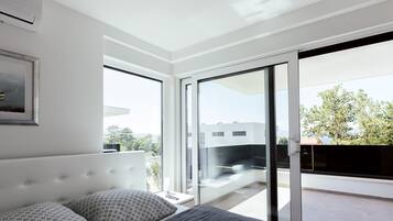 3 habitaciones, tabla de planchar con plancha, wifi y ropa de cama