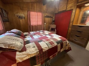 4 bedrooms, free WiFi, bed sheets