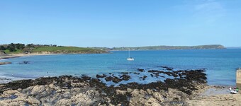 Stunning spacious house incredible views to estuary sleeps 6 pet, near St Mawes