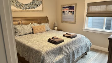 2 bedrooms, desk, iron/ironing board, free WiFi