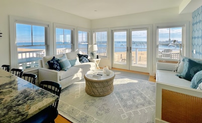 Modern Beachfront Condo, Gorgeous Views and Centrally Located