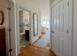 Shower, hair dryer, towels, soap - Modern Beachfront Condo, Gorgeous Views and Centrally Located (Provincetown)