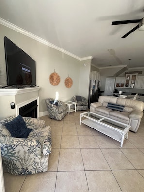 TV, fireplace