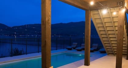WATER FRONT - PRIVATE POOL AND DOCK W/BUOY