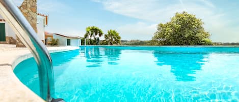 Utomhuspool