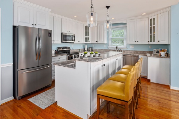 Refrigerador, microondas, horno, placa de cocina