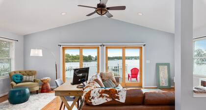 Beautiful, spacious, quiet waterfront house!