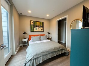 2 bedrooms, desk, iron/ironing board, free WiFi