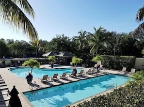 Piscine extérieure