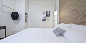 Deluxe-Zimmer | Schreibtisch, schallisolierte Zimmer, Bügeleisen/Bügelbrett