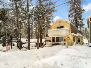 Exterior - Rustic Mountain Retreat. Trail access,fenced yard (Big Bear Lake)