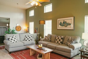 Smart TV, fireplace, books, video library - Tranquility at Piñon Creek (Albuquerque)