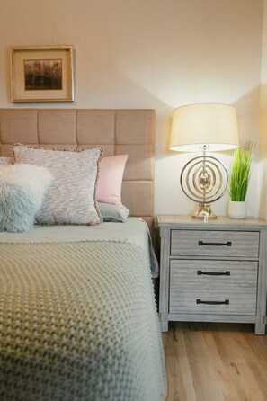 3 Schlafzimmer, Schreibtisch, Bügeleisen/Bügelbrett, WLAN