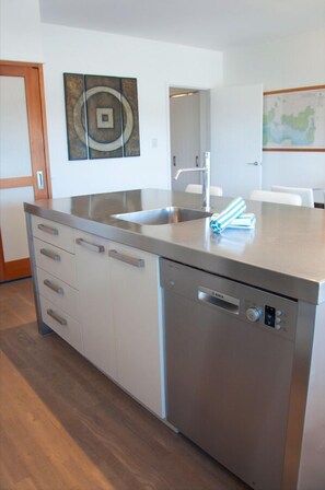 Deluxe Apartment | Private kitchen