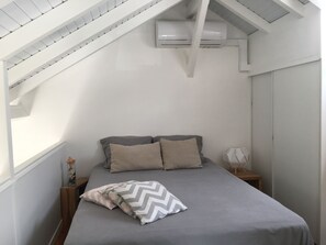 1 bedroom, WiFi, bed sheets - Kaymargo, Creole bungalow (Saint-Esprit)