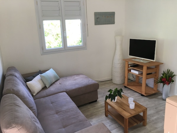 TV - Kaymargo, Creole bungalow (Saint-Esprit)