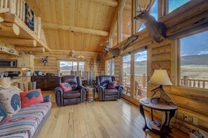Smart TV - True Montana Log Cabin, Great Hunting/Private Madison River Fishing 3+2.5/YNP (Cameron)