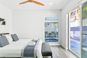 3 bedrooms, in-room safe, iron/ironing board, travel cot