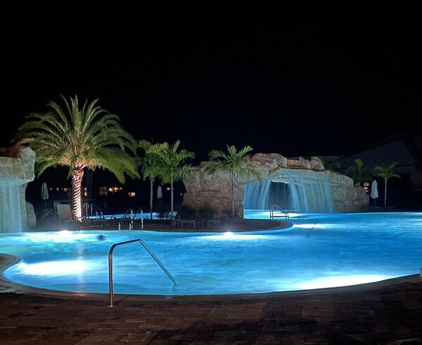 Outdoor pool - Resort Life Lakewood National 2 Golf Courses, Pools, Pickelball, Spa, and more! (Bradenton)