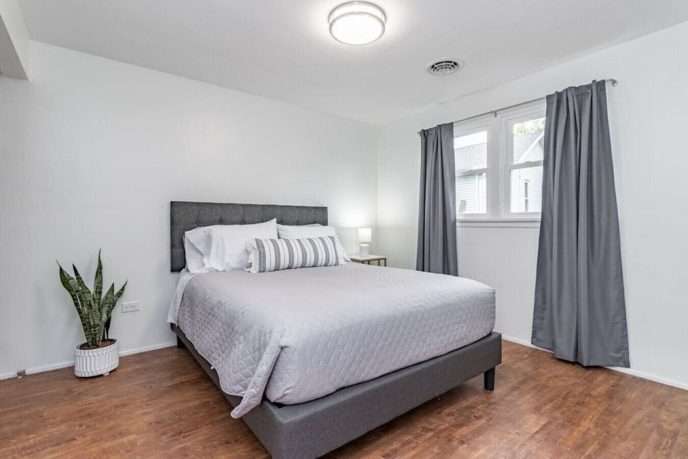 2 soverom, strykejern/-brett, wi-fi og sengetøy