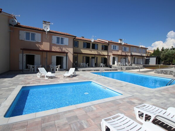 Outdoor pool - Stunning Apartment in Tar With Swimming Pool (Tar-Vabriga)