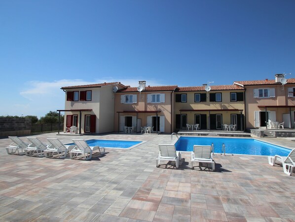 Outdoor pool - Lovely Apartment in Tar With Swimming Pool (Tar-Vabriga)