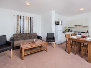 Living room - Lovely Apartment in Tar With Swimming Pool (Tar-Vabriga)