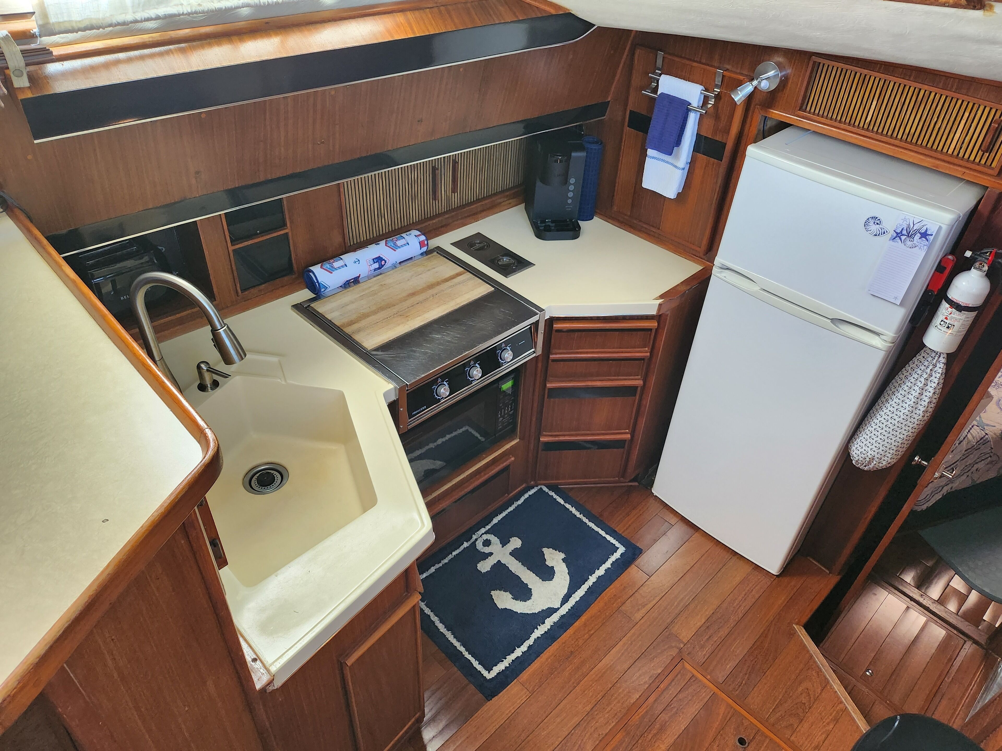 冰箱、微波炉、烤箱、炉灶