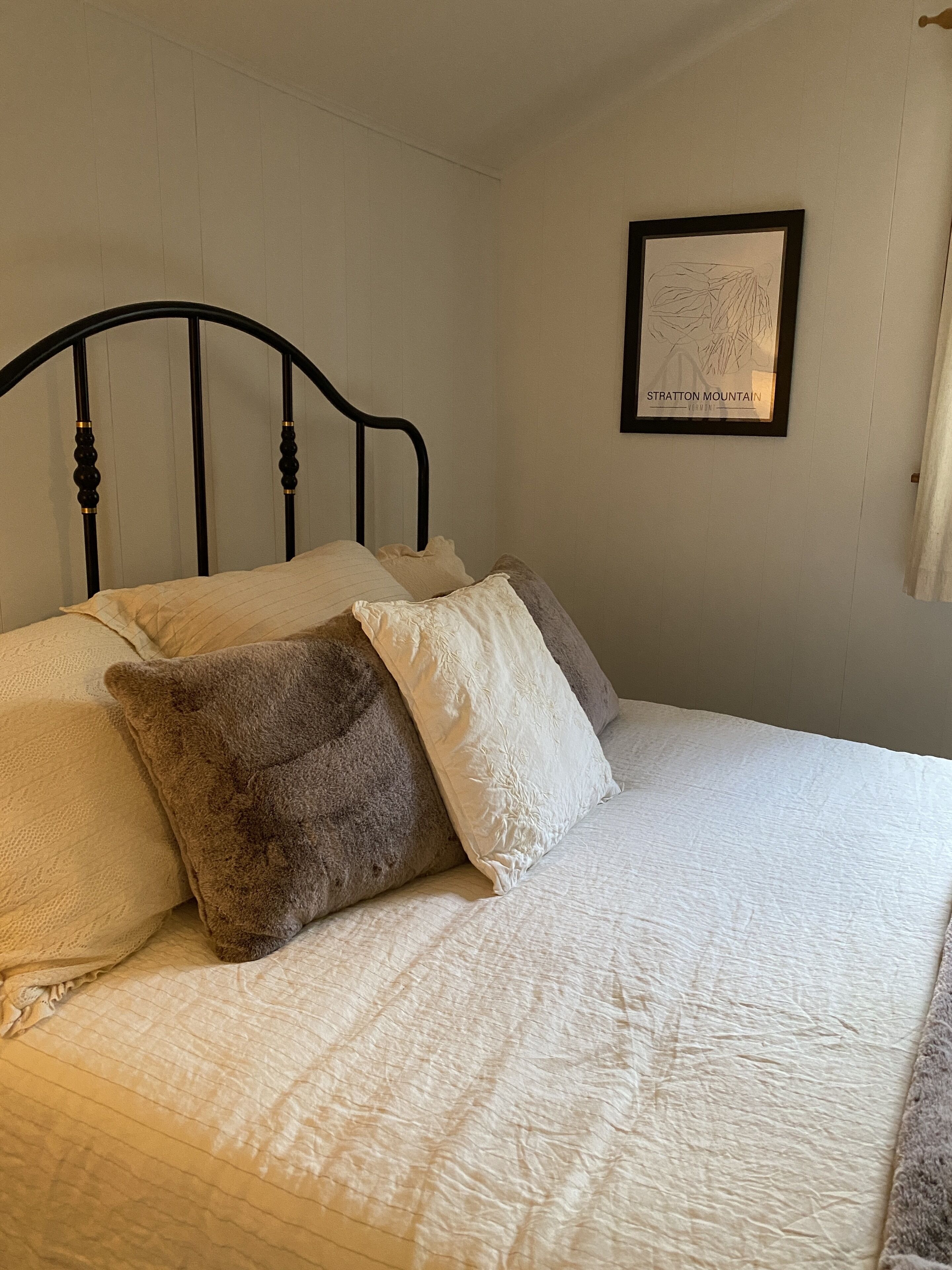 Bedroom 2 - "Stratton Room"