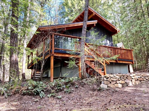 Modern cabin with private beach access in Blind Bay!