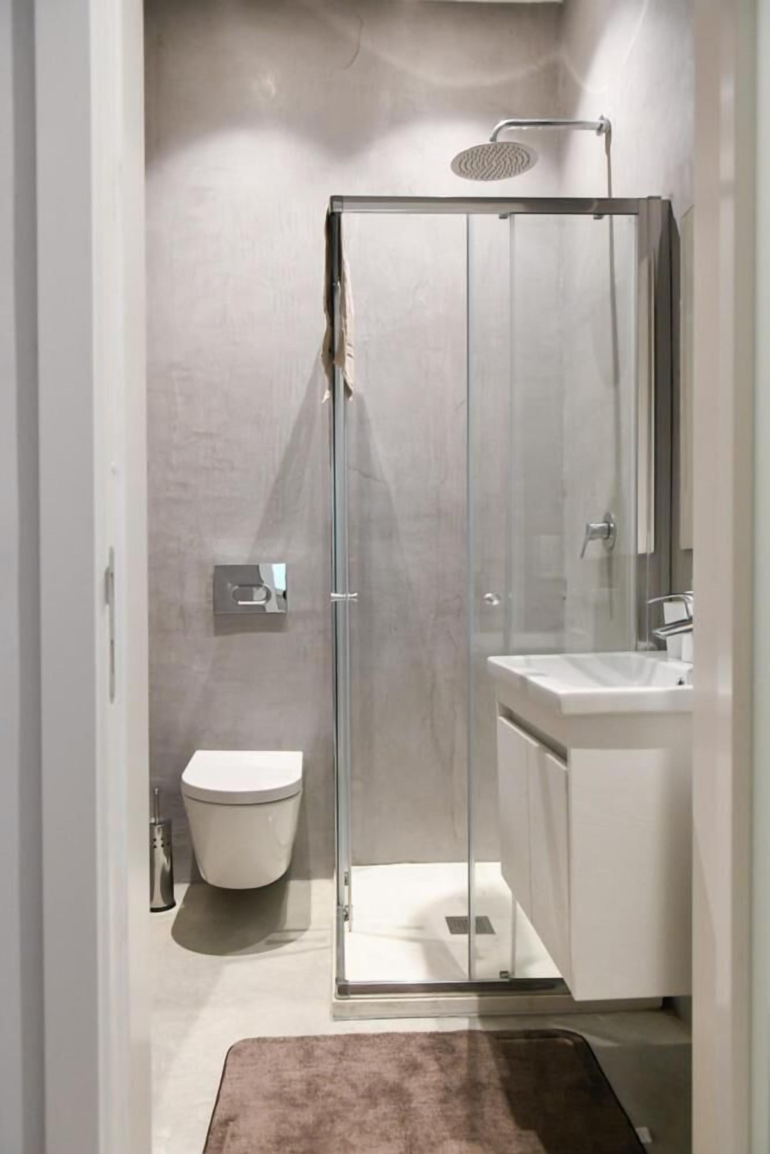 Room, 1 Bedroom | Bathroom | Free toiletries, hair dryer