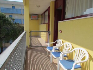 Estúdio, sacada, vista para a cidade | Sacada