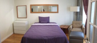48 Whitehorn Beautiful Private Room