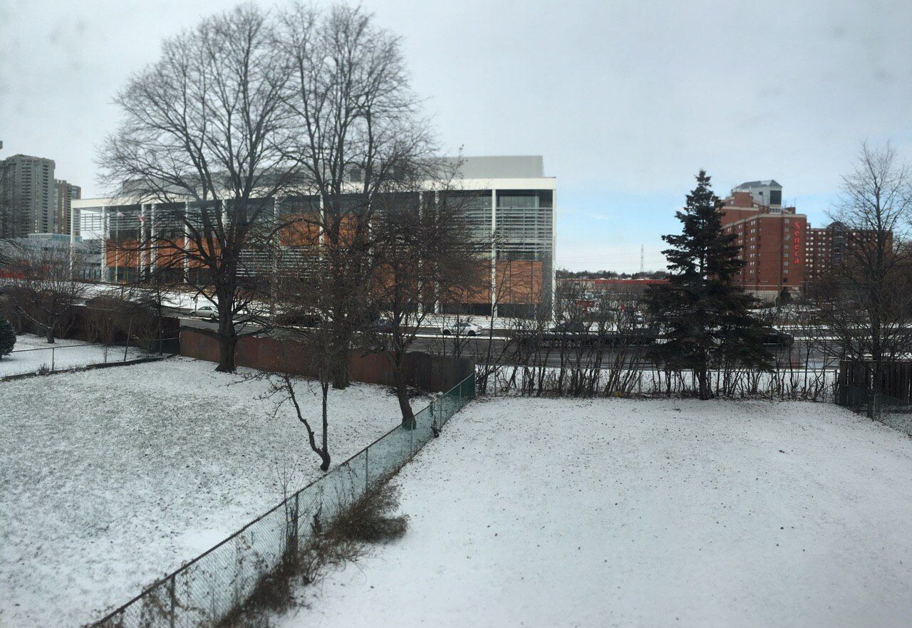 المنطقة المحيطة بالمنشأة