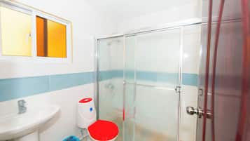 Apartment, 2 Schlafzimmer, Balkon, Stadtblick | Badezimmer