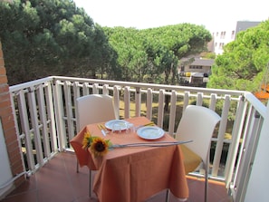 Balcony - Bright sea Front Apartment With Balcony (San Michele al Tagliamento)