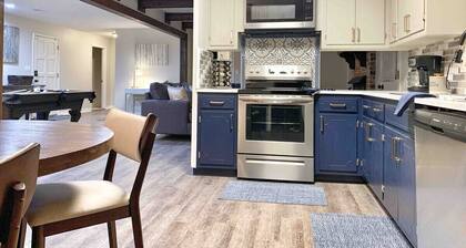 Modern 3BR Family Retreat • Pool Table • Fire Pit • Pets Welcome