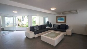 Condo, 2 Bedrooms, Smoking, Balcony | Living room - Hermoso Y Comodo Apartamento Bay Point 303 (San Andrés)