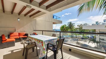 Condo, 2 Bedrooms, Smoking, Balcony | Outdoor dining