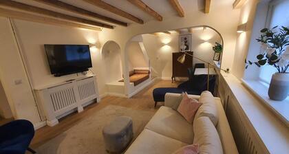 Beautiful House and Elevated Garden In Bridgnorth